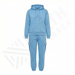 Conjunto Deportivo de Invierno Personalizado para Mujer, Pantalones Deportivos y Sudadera con Capucha de Alta Calidad, Logotipo Personalizado, Corte Regular, Felpa de Algodón Premium, Diseño 2 en 1 - Product Image 1