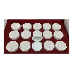 Magnifiques boîtes à bijoux en marbre blanc incrusté de nacre de forme octogonale pour la décoration de la maison et les cadeaux, quantité en vrac - Product Image 1
