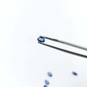 Saphir bleu naturel non traité, pierres précieuses en vrac, ovales calibrées 3x5mm et 4x6mm, taille ovale, hauteur 8mm - Product Image 5