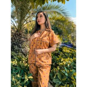 Ensemble chemise imprimée boutonnée et pyjama en coton macaron premium pima pour femme - Product Image 1
