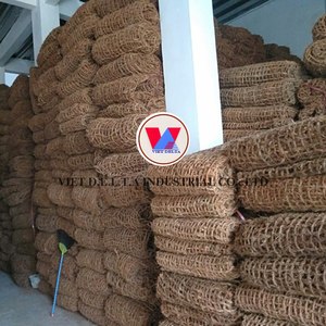 Maille en fibre de coco écologique Viet Delta (Ms. Ruby) pour la stabilisation des pentes et la croissance de la végétation - Product Image 4