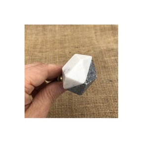 Bouton de meuble en marbre pour armoires, tiroir de cuisine en laiton, poignée et bouton de meuble solide moderne de qualité supérieure à vendre - Product Image 2