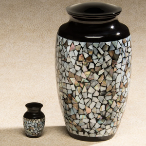 Urnes funéraires en bois laqué en gros avec incrustations de nacre, urnes funéraires pour animaux de compagnie en bois faites à la main au Vietnam - Product Image 3