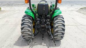 Tractor John Deere 3038E del 2011 en venta - Product Image 3
