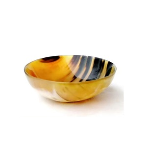 Cuencos de resina para servir ensalada de cocina hechos a mano, cuencos para mezclar frutas, decoración del hogar, diseño de remolino redondo, cuenco de resina por Crafted Treasures - Product Image 4