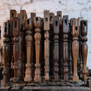 Soportes de cama antiguos de madera hechos a medida y pata de cama ideales para decoración del hogar y tienda de antigüedades para reventa - Product Image 1