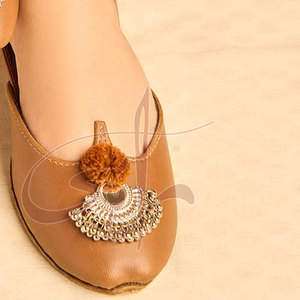 Khussa de Mujer Hecha a Mano con Parte Superior de Cuero Sintético Estampado Antideslizante de Alta Calidad y Tendencia de Moda - Product Image 5