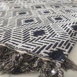 Mantas Jacquard suaves y acogedoras de lujo de alta calidad Mantas tejidas de algodón de poliéster de clase alta de lujo - Product Image 6