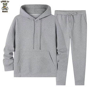 Survêtements pour hommes avec ensemble de jogging en matière souple et texture douce, idéaux pour les mouvements quotidiens - Product Image 1