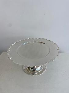 Support à gâteau de designer finition argentée de qualité supérieure, adapté aux buffets de restaurants, aux hôtels, aux services de restauration et de traiteur, en provenance d'Inde - Product Image 3