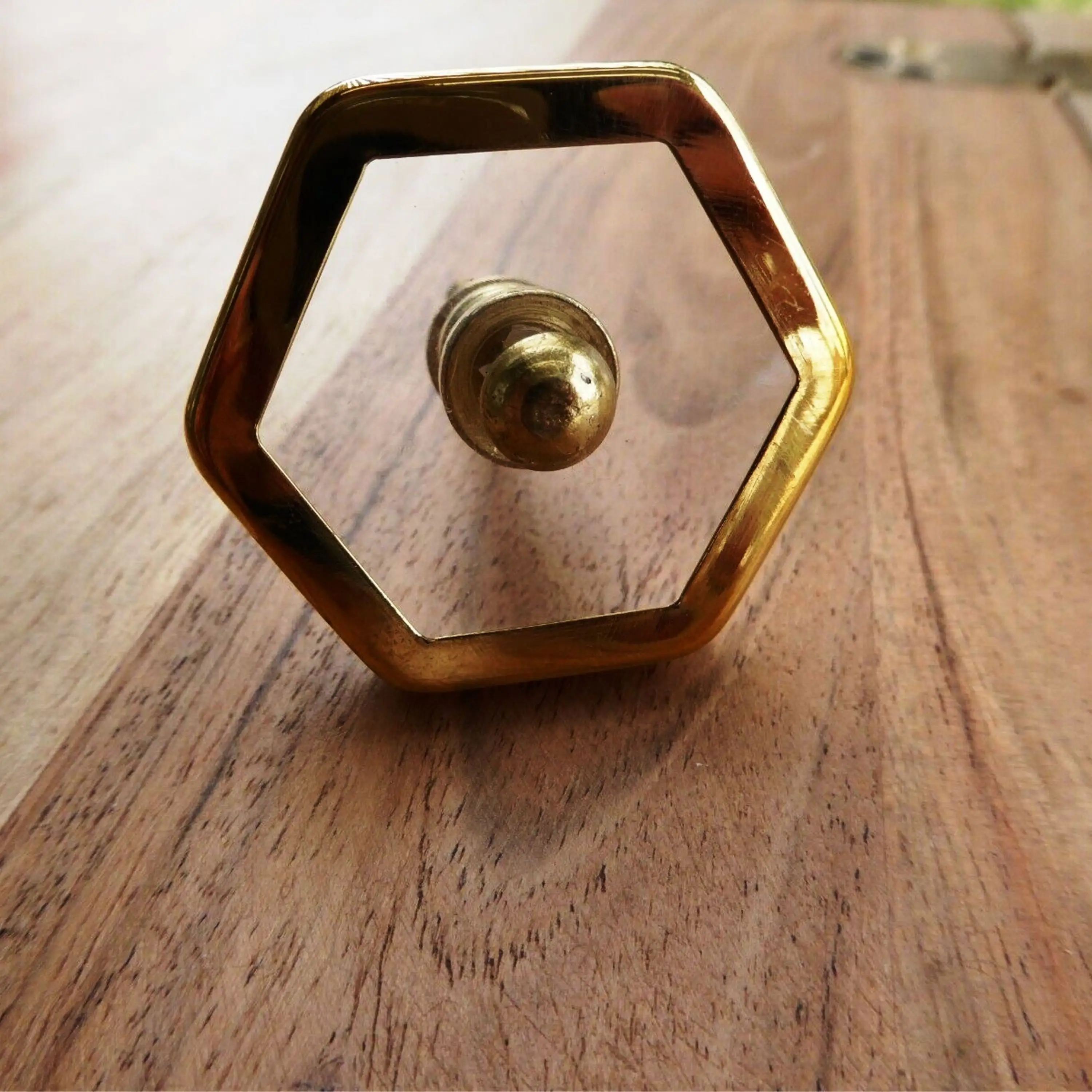 Tirador de cajón de perilla de pulgadas de vidrio de pulgadas de oro en forma de hexágono manija de perilla de gabinete de puerta de Metal de resina de madera de lujo hecha en la India