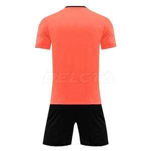 Entraînement Porter Nouveau Style Football Uniforme OEM Service Football Uniforme Conception Personnalisée Football Uniforme - Product Image 2