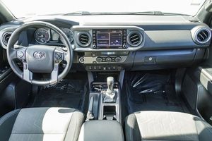 Meilleur fournisseur pour Offre Spéciale assez utilisé 2021 2020 Ciment gris usagé Tacoma TRD Off Road Doorstep Delivery - Product Image 4