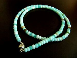 Collar de Perlas de Ópalo Azul Peruano Natural, Facetado, de 4 mm, con Cierre Magnético, de 18 Pulgadas - Product Image 2