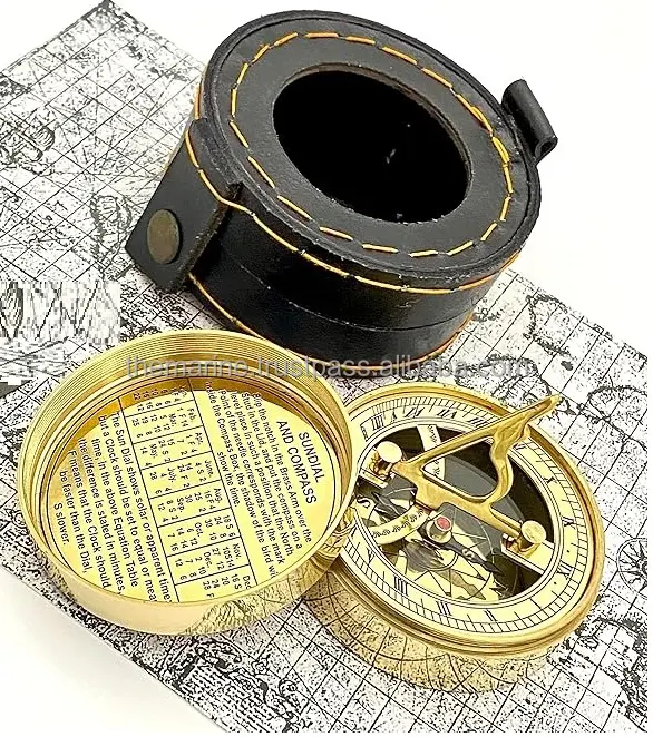 Cadran solaire de poche gravé en laiton nautique boussole avec boîte en cuir Style Vintage cadran solaire nautique Steampunk rétro cadeau
