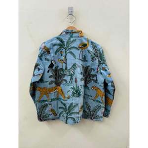 Chaqueta de Terciopelo Reversible con Estampado de Bloques The Jungle Darbar, Azul Cielo y Ocre, Estilo Universitario con Logotipo Personalizado, Transpirable, para Verano - Product Image 3