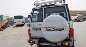 Land Cruiser neuf, transmission intégrale, sièges en cuir, régulateur de vitesse adaptatif, option GCC, conduite à gauche - Product Image 2