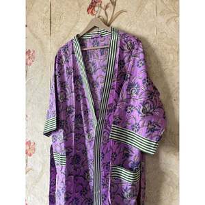 Robe Kimono en Coton à Motifs Floraux, Élégante, Décontractée, pour Fêtes et Occasions Formelles, Taille Unique, Vêtements Personnalisables avec Logo pour les Loisirs et les Journées d'Été - Product Image 2