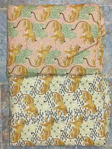 Tissu en coton imprimé léger et écologique très demandé pour les rideaux et la literie, provenant d'un fabricant et fournisseur indien - Product Image 2