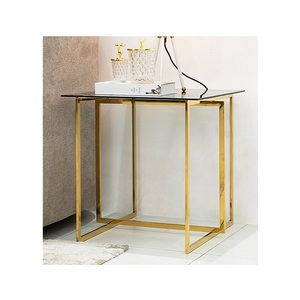 Table d'appoint décorative pour restaurant et café Table d'angle carrée au design moderne Base en métal fabriquée à la main au meilleur prix - Product Image 1