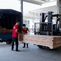 Fabricante materiales compuestos variedad modelos Dewoo WPC puertas compuestas producto de buena calidad en la parte superior Vietnam moderno - Product Image 5