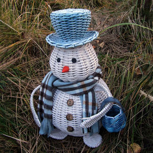 Muñeco de nieve de ratán súper bonito tejido a mano suministros de decoración navideña regalos de navidad OEM aceptado diseños personalizados de Vietnam - Product Image 1