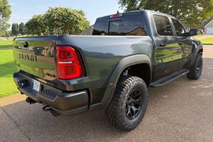 รถมือสองที่เชื่อถือได้ ปี 2026 R-am 1500 RHO Crew Cab 4x4 - Product Image 5