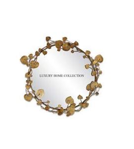 Cadre de miroir mural contemporain nouveau look en métal antique avec gravures détaillées et tons métalliques chauds pour des intérieurs chics - Product Image 2