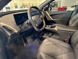 2023 BMW IX XDRIVE50 AWD ตัวเลือกเต็มรูปแบบที่ใช้แต่พร้อมเรือซ้ายเบาะหนังภายในสีดำยาง R18เครื่องยนต์เทอร์โบ