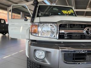 Le meilleur pick-up double cabine VDJ79 soigneusement utilisé, modèle 2022 2023 2024 2025, 100% fonctionne parfaitement - Product Image 4