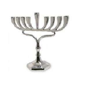 Bougeoir en métal élégant et élégant pour l'organisation d'événements de mariage de luxe et la décoration intérieure de la maison pour Noël - Product Image 1