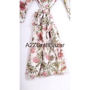 Hermoso Chaleco Corto Acolchado Kantha de Algodón con Parches Hechos a Mano para Mujer, Diseño Floral Multicolor de Invierno, Cuello en V, Cierre con Cordón - Product Image 5