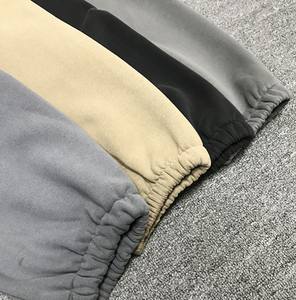 กางเกงจ็อกเกอร์ผ้าคอตตอน100% เอวสูงระบายอากาศได้สำหรับผู้ชายกางเกงวิ่งเข้ายิมซักได้สีเข้มสไตล์สปอร์ตงาน OEM ตามสั่ง - Product Image 6