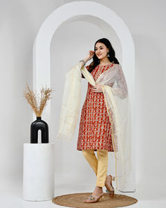 ชุดคุर्ตาพันท์พิมพ์ลายด้วยมือสำหรับผู้หญิง พร้อมผ้าคลุมไหล่ |   ชุดผ้าฝ้ายสไตล์ชาติพันธุ์ |   ชุดสตรีอินเดียสำหรับขายส่ง - Product Image 3