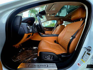 Increíble Jaguar XJ-Series XJL Supercharged RWD 2019 Usado en Perfectas Condiciones, con Poco Kilometraje, en Existencia, Ofrecido a una Fantástica Oferta - Product Image 5