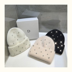 Gorro de Punto Suave y Elegante de Invierno con Logotipo Personalizado, 100% Lana, Gorro de Playa Personalizable - Product Image 1