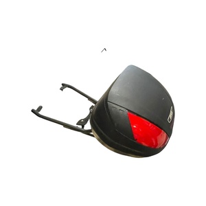 Top Case Arrière GIVI pour Yamaha XSR 700 2016-2021, 39 Litres, en Plastique ABS, avec Porte-Bagages en Alliage, Occasion - Product Image 4