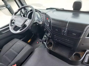 Camions bennes à benne basculante Iveco 2023 d'occasion, conduite à gauche, automatiques, pneus R20, intérieur foncé, sièges en cuir avec caméra de recul - Product Image 5