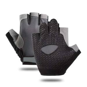 Gants de musculation en cuir pour hommes, demi-doigts, à lacets, avec grip antidérapant, options de logo et de couleur personnalisés - Product Image 6