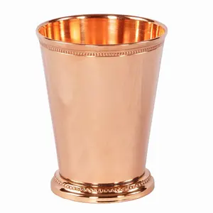 सर्वोत्तम गुणवत्ता वाला मेटल जुलेप ग्लास कॉपर रंग अद्वितीय डिजाइन बीयर जुलेप कप थोक में रसोई और होटल के लिए उपयोग करें