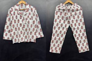 Conjuntos de Pijamas de Algodón de Lujo Hechos a Mano en India |   Pijamas de Verano para Mujer, Cuello en V, Largo Completo, Cintura Elástica, Ligeros y Cómodos - Product Image 6