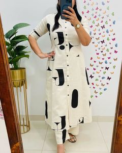 Nueva Colección de Kurtis de Rayón Pesado de Corte Regular de Diseñador, Ropa India para Mujer, En Stock, Sin Estampado - Product Image 4