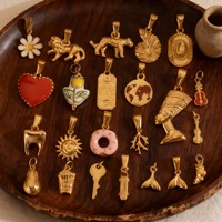 Breloque DIY étanche - Breloques tendance en vrac en acier inoxydable 316L plaqué or 18 carats, motifs valise, appareil photo, chapeau de cowboy - Vente directe usine, en stock