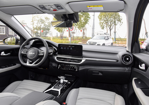 Auto Sedán de 3/4 Puertas y 5 Plazas, Vehículo Usado con Cámara LED, Luz Eléctrica, Asientos de Cuero, Multifunción, Automático/Manual - Product Image 5