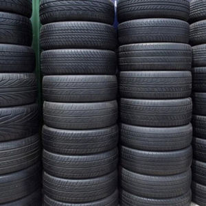 Pneus de voiture commerciaux d'occasion toutes saisons, pneus de 20 pouces à profil bas pour voitures 195/65R15, 205/55R16,SUV PCR pneu disponible en vrac - Product Image 1