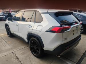 SUV de luxe diesel turbo 8LE-CVT 4x4 Euro VI d'occasion, très propre, modèle 2024, conduite à gauche, sièges en cuir, toit ouvrant, écran tactile, couleur foncée - Product Image 4