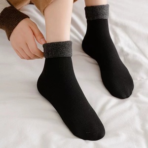 2025 nueva llegada calcetines atléticos de diseño personalizado haz tu propio diseño en calcetines casuales a precio barato - Product Image 2