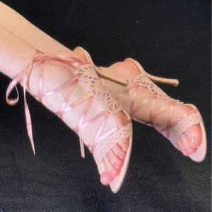 Nouvelles sandales élégantes 2026 pour femmes, style féerique, à talons hauts et fins, avec lanières croisées et imprimé treillis, style français - Product Image 2