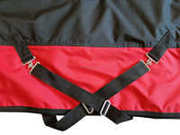 Couverture d'hiver pour cheval personnalisable en polyester 600D Rip-Stop, durable, imperméable et respirante, avec logo et 2 boucles de fixation sur la poitrine