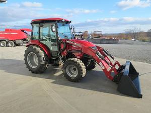Tractor Agrícola IH FARMALL 55C 45HP 4WD 2024 con Motor FPT, Caja de Cambios, Bomba y Motor - Alta Productividad - Product Image 2